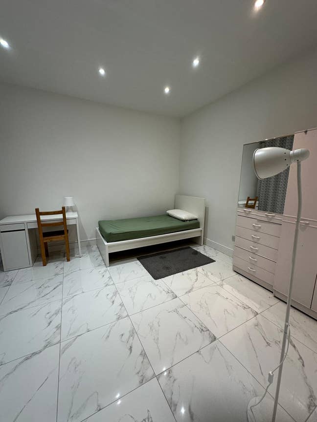 ✨ Ground Floor Suite|Private Bath & Living Room|E6 Main Photo