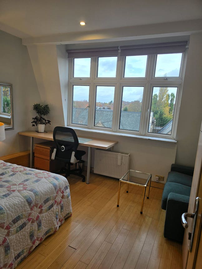 Gorgeous Double Bedroom Hampstead.   Main Photo