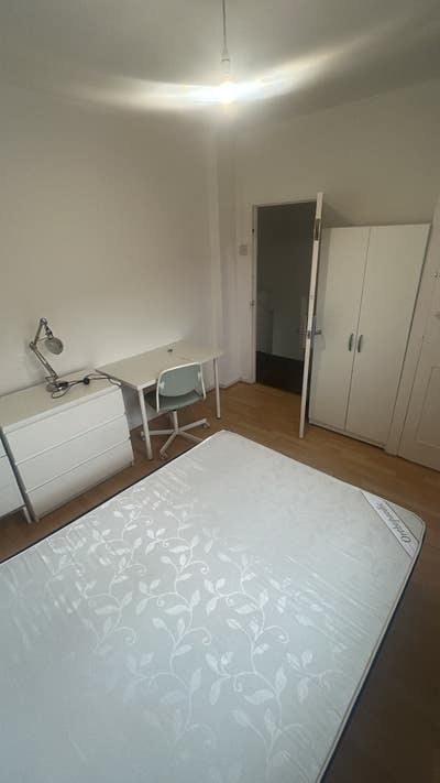 Prime Location Huge Double Room Aldgate/ Bethnal Main Photo