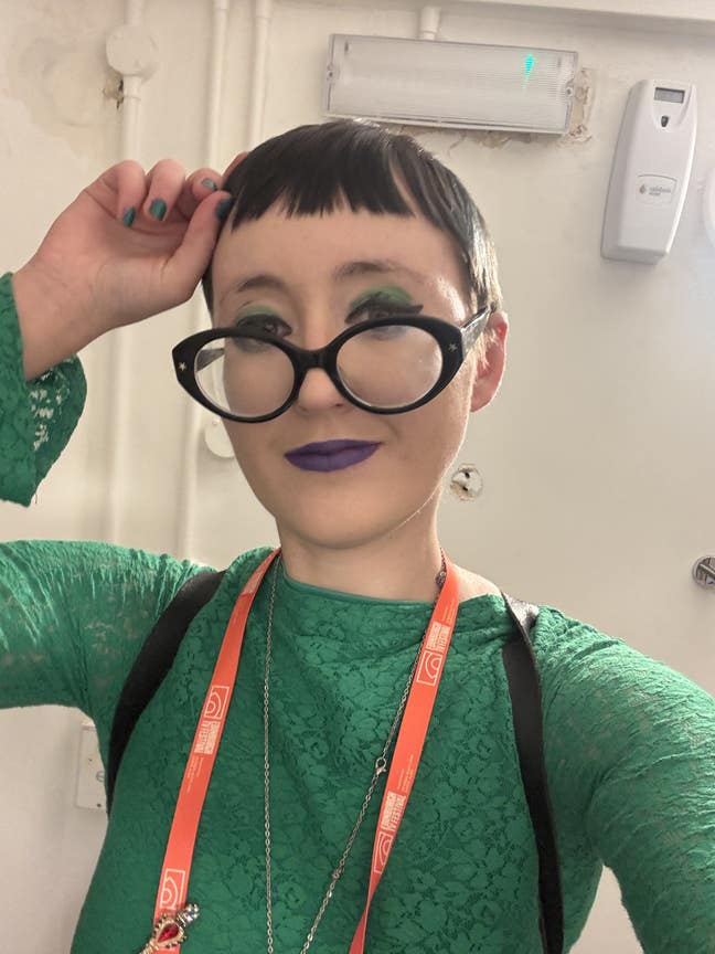 Historian/Tutor/Writer/Filmmaker will work 4 room Main Photo