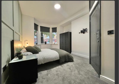 Modern,Cosy & Well-Connected House Share ensuite  Main Photo