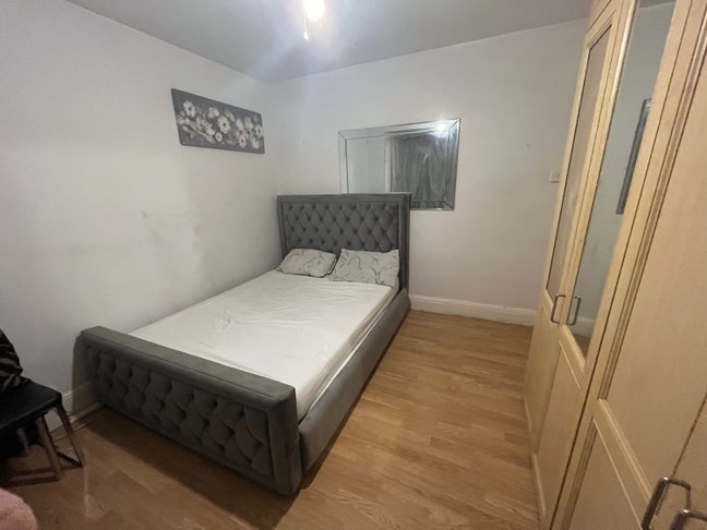Double Room for Rent NW2 Main Photo
