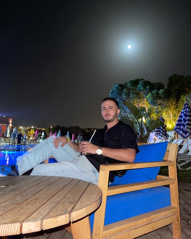 I am a professional male aged 26 I am looking... Main Photo