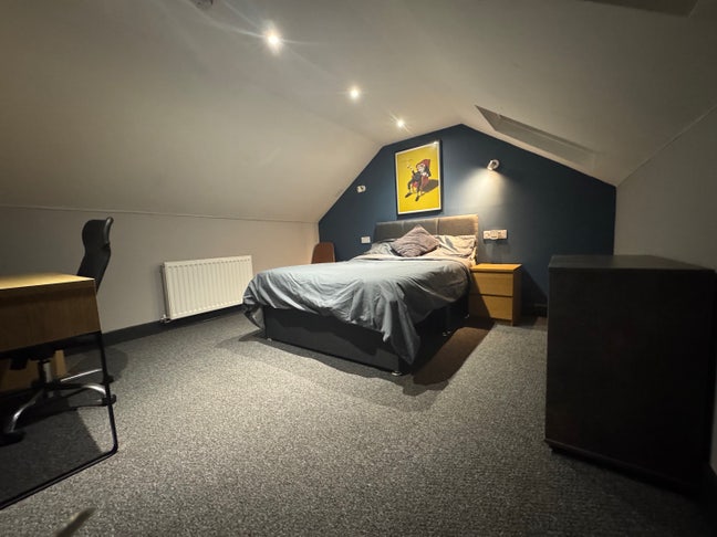 Lovely Loft Room, Sea View St, Central Cleethorpes Main Photo