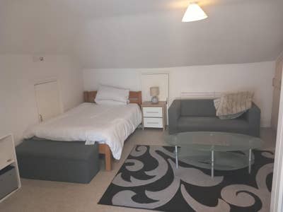 A large En-suite Studio Room - £1000  p/m Main Photo