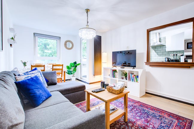 Central Kensington 3 Bedroom Apartment on Portobel Main Photo