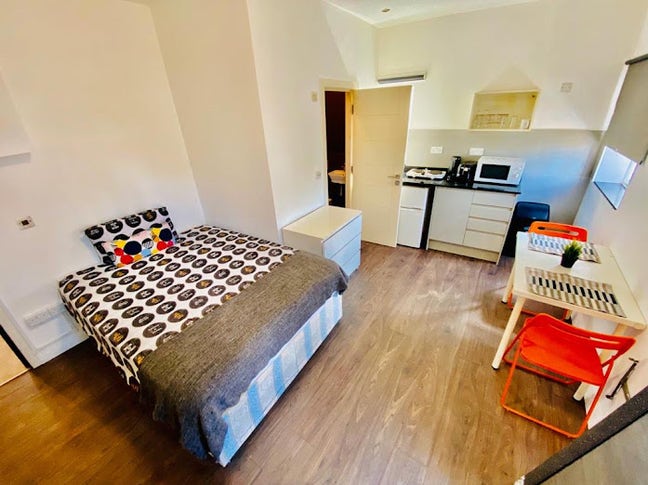 🛌🏽 Studio Flat to Let in - Wembley  Main Photo