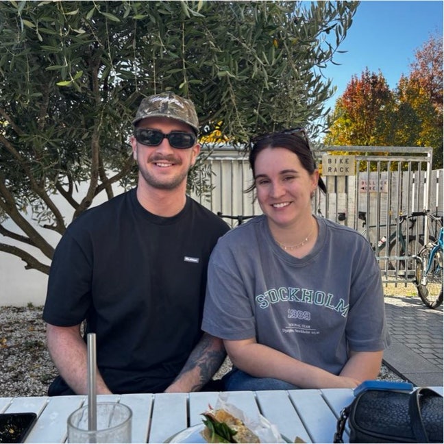 Friendly Kiwi Couple Main Photo