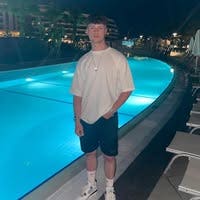 21 year old looking for a room/ flat to share Main Photo