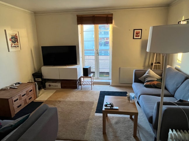 Room available in Putney flat  Main Photo