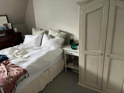 Double bed room available in Chelsea Main Photo