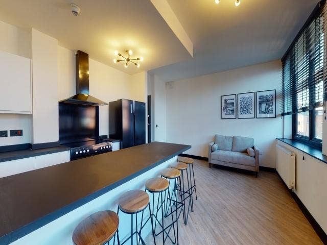 FLAT 18 - 3 Rooms left for Feb move-in!  Main Photo