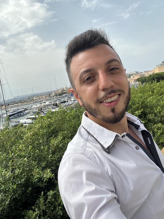 Room to rent live in landlord/buddy to share flat Main Photo