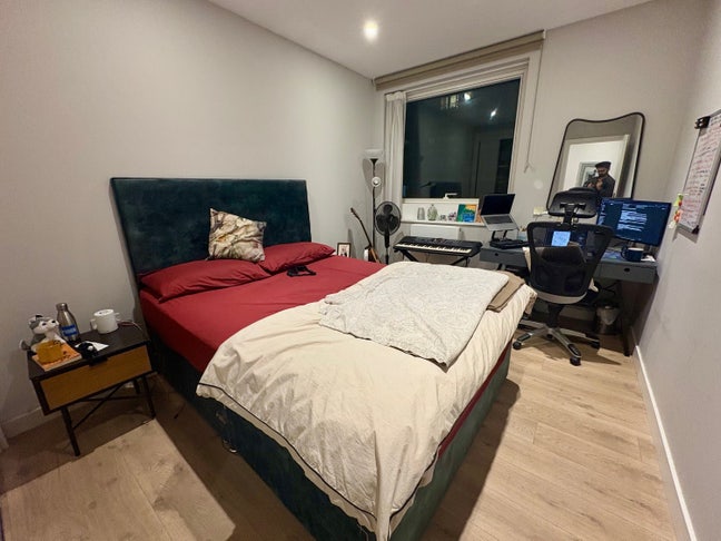 Double Room - East Village - Short term let Main Photo