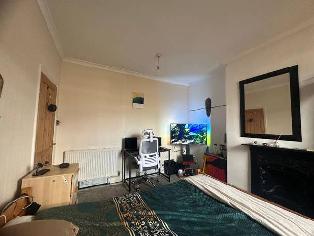 ✨Large Room Available in sociable house Share Main Photo