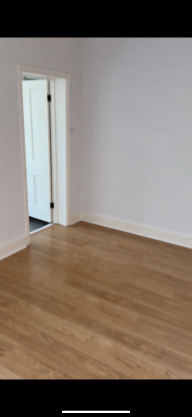 Room available in 2 bed house in Croydon!  Main Photo