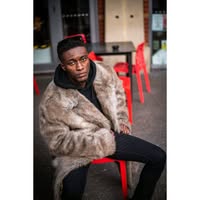 Looking for a room Main Photo