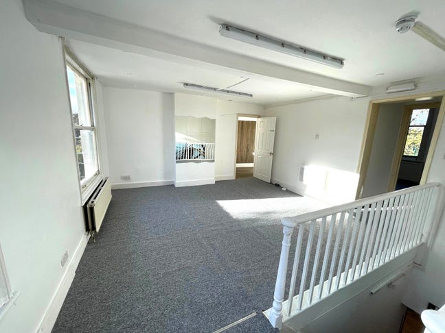 2 Bed Flat, Clapham, £1,400 PCM Main Photo