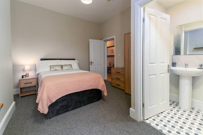 ✨ High-Spec En-Suite Double – Available Now! Main Photo