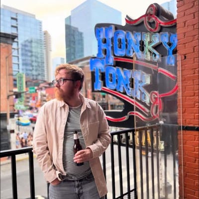 Looking for room in London from mid/late November Main Photo