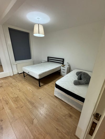 Stunning 6 bedroom Flat to Let in SE7 Incl Bills  Main Photo