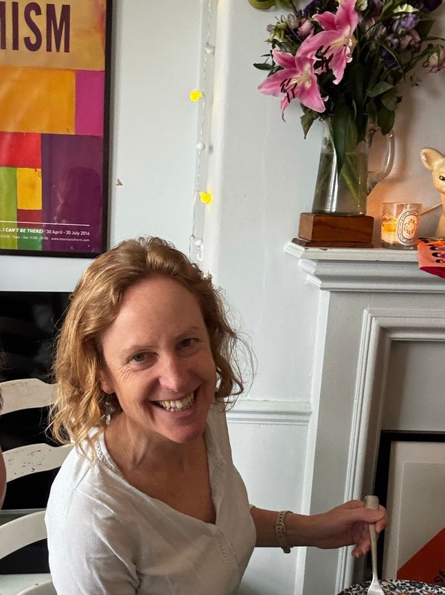 Single female looking for a friendly houseshare Main Photo