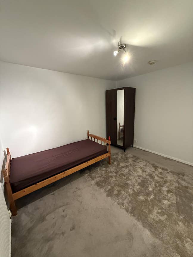 One Spacious Room Available Heathrow | TW19 Main Photo