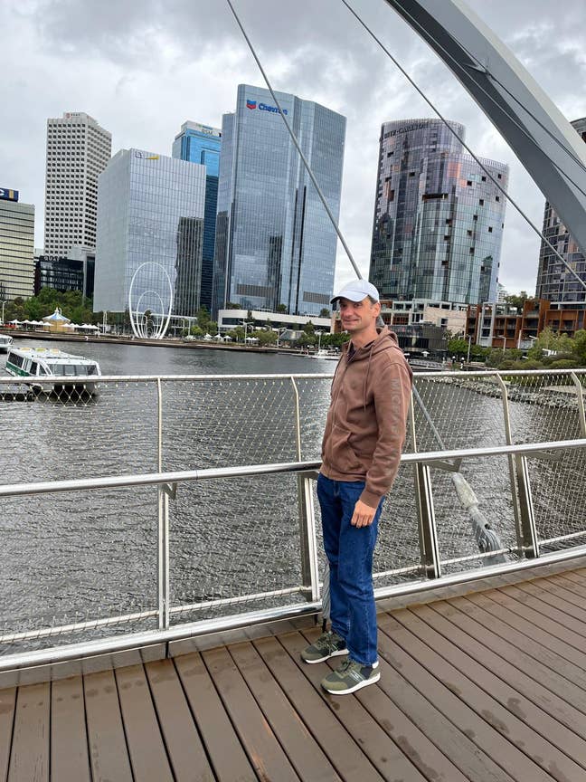 44 year old Male seeks a single or double room Main Photo