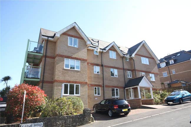 Double Ensuite +Own Large Liv Room, Alum Chine Main Photo