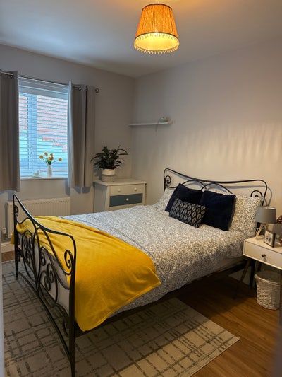 Double bedroom in shared house .  Main Photo