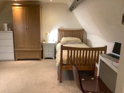 Quite and peaceful large single Attic Room  Main Photo