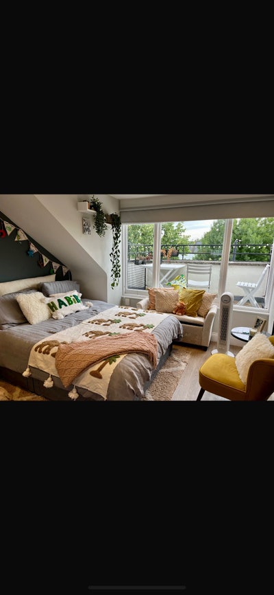 Islington Studio Available Dec. 7-13 2025 Main Photo