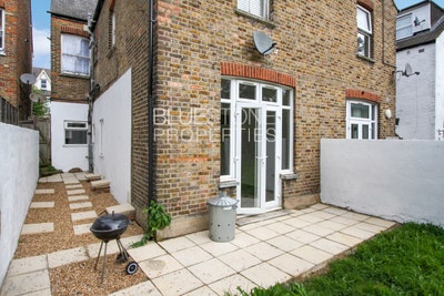 Holmesdale Rd, Norwood SE25- 2 Bed Garden Flat Main Photo
