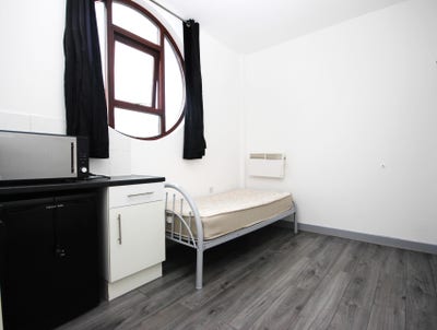 61-67 Bloxhall Court, Bloxhall Road Main Photo