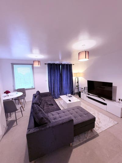 A Double room & spacious 2bedroom terraced house  Main Photo