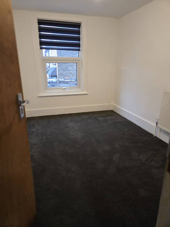 Room to Let - Leytonstone Main Photo