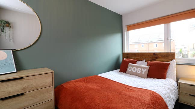 Brand New SHORT LET Rooms in Cowley! 🏡 Main Photo