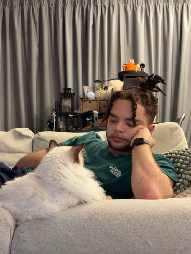 Young professional looking for a double room Main Photo