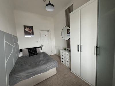 Room in Central Location - All Bills Inc.  Main Photo