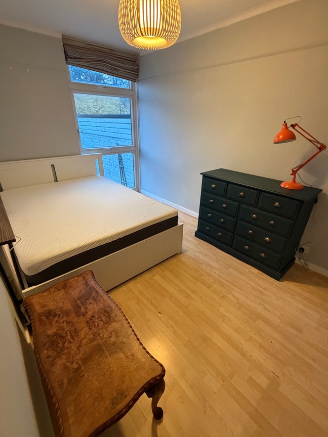 King sized room in Brixton Main Photo