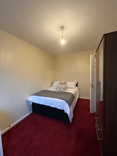 Amazing Double Room! View of Shard! 3 Min from Sta Main Photo