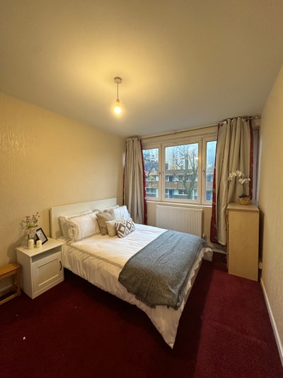 5mins WALK to King's College & Jubilee Line!  Main Photo