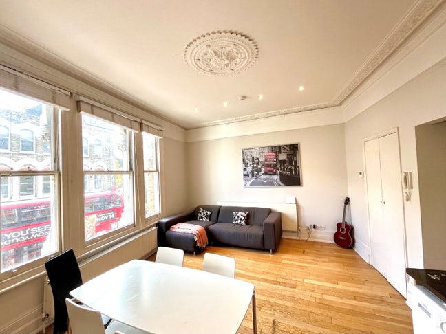 Double Room with En Suite - Parsons Green (£1,175) Main Photo