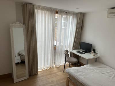 Beautiful Room in Notting Hill 2-bed Flat Main Photo