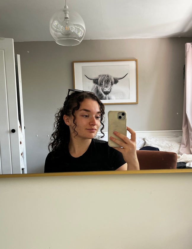 Looking for a room Main Photo