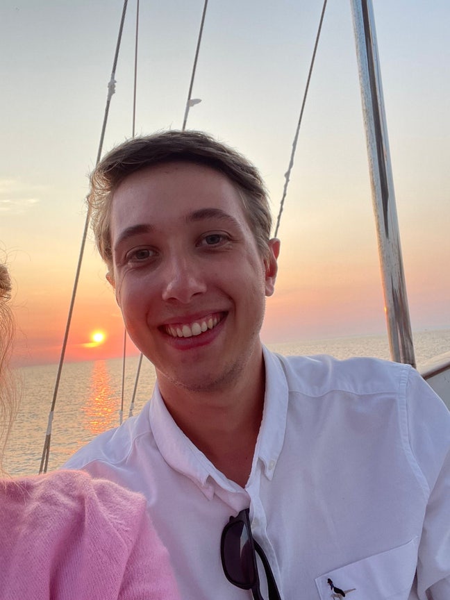 Professional Male seeks a double room Main Photo