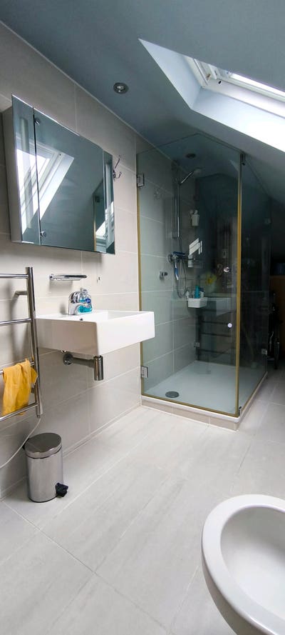 Luxury house looking for responsible housemate  Main Photo