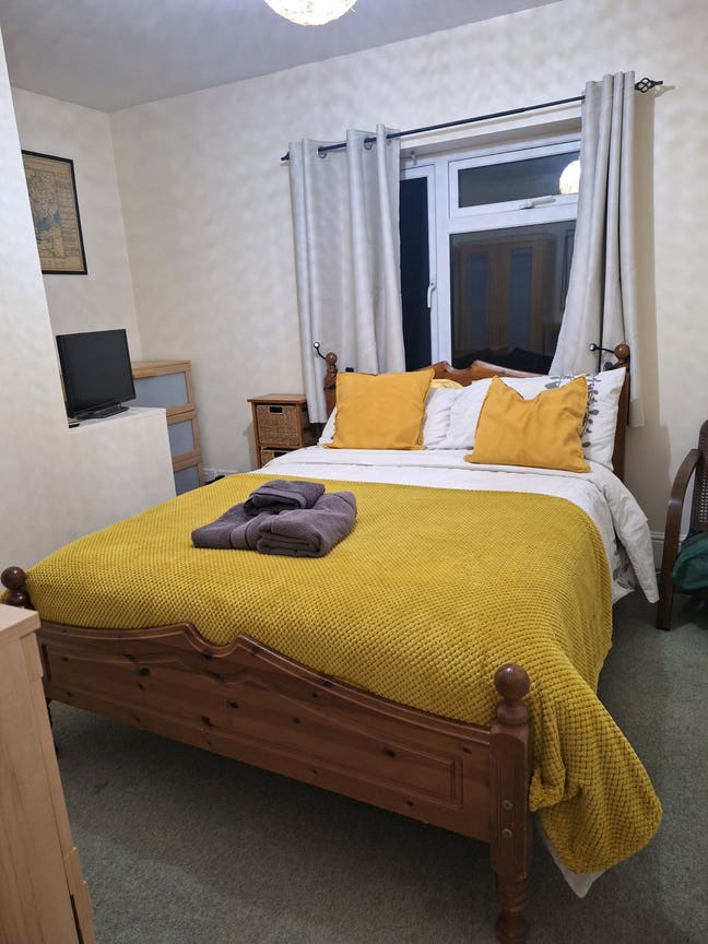 Double room available  now November 2025 Main Photo