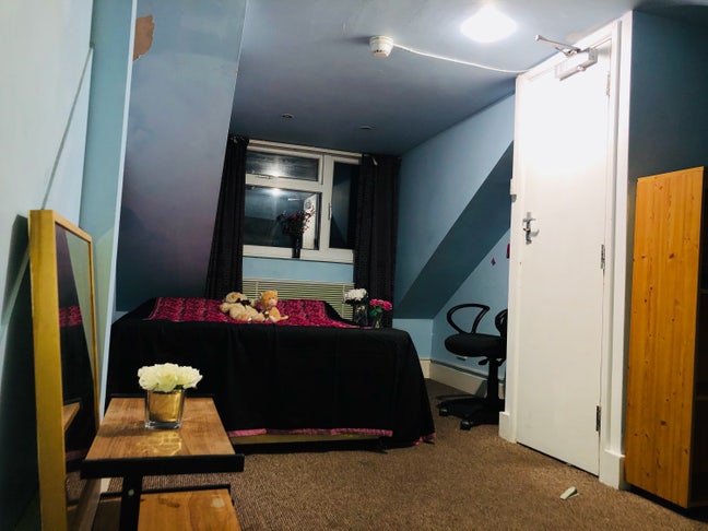 Only for Females. Premium Room located near Town Main Photo