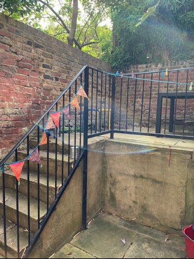 Bright and Spacious Room Near Portobello Market  Main Photo